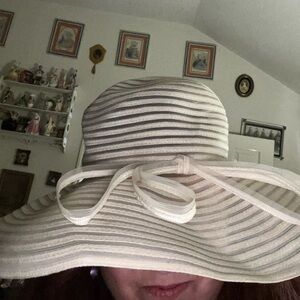 Gently Worn Eric Javits Sunhat